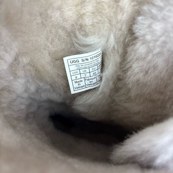 New Women's 9 UGG Boots Bailey Bow Light Purple Lavender Suede w/ Purple Soles - Picture 9 of 11